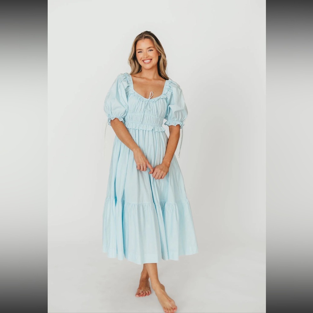 Elegant Light Blue Midi Dress